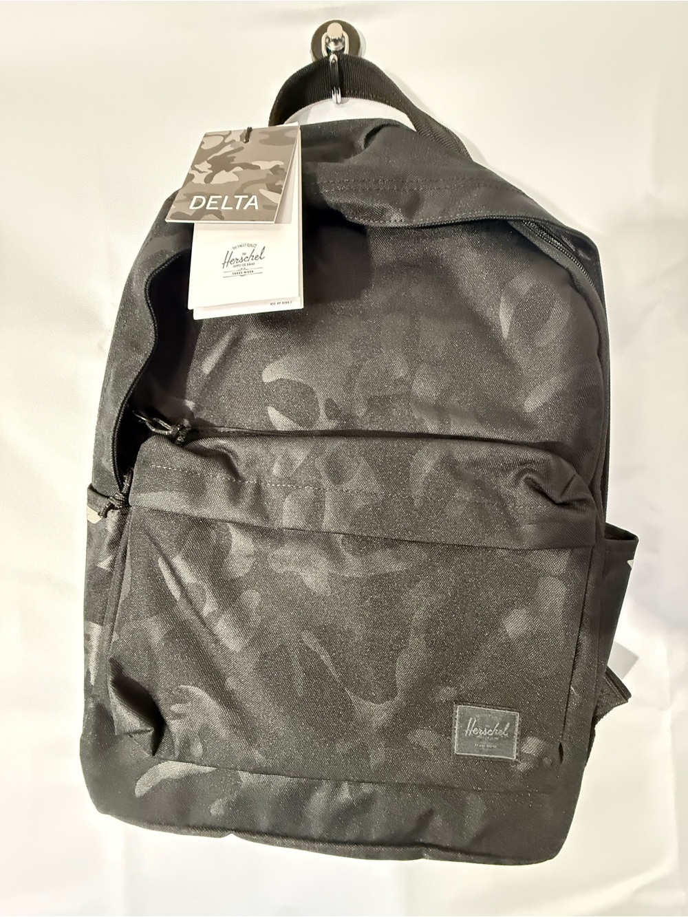 Herschel Classic XL Delta Black Tonal Camo 30L Laptop Backpack NWT